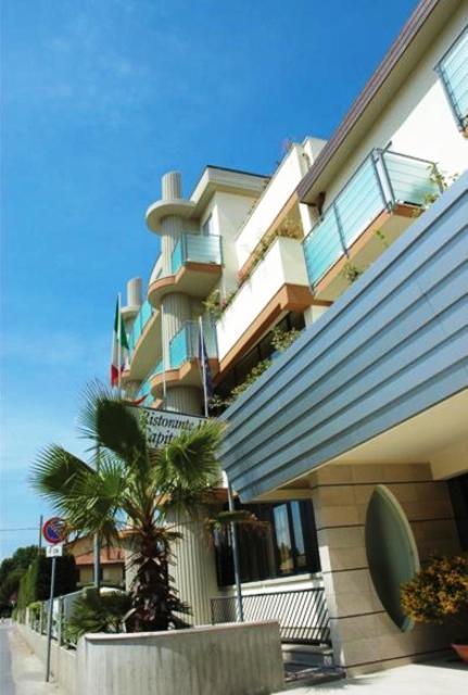 Hotel Capitol San Mauro Mare Экстерьер фото