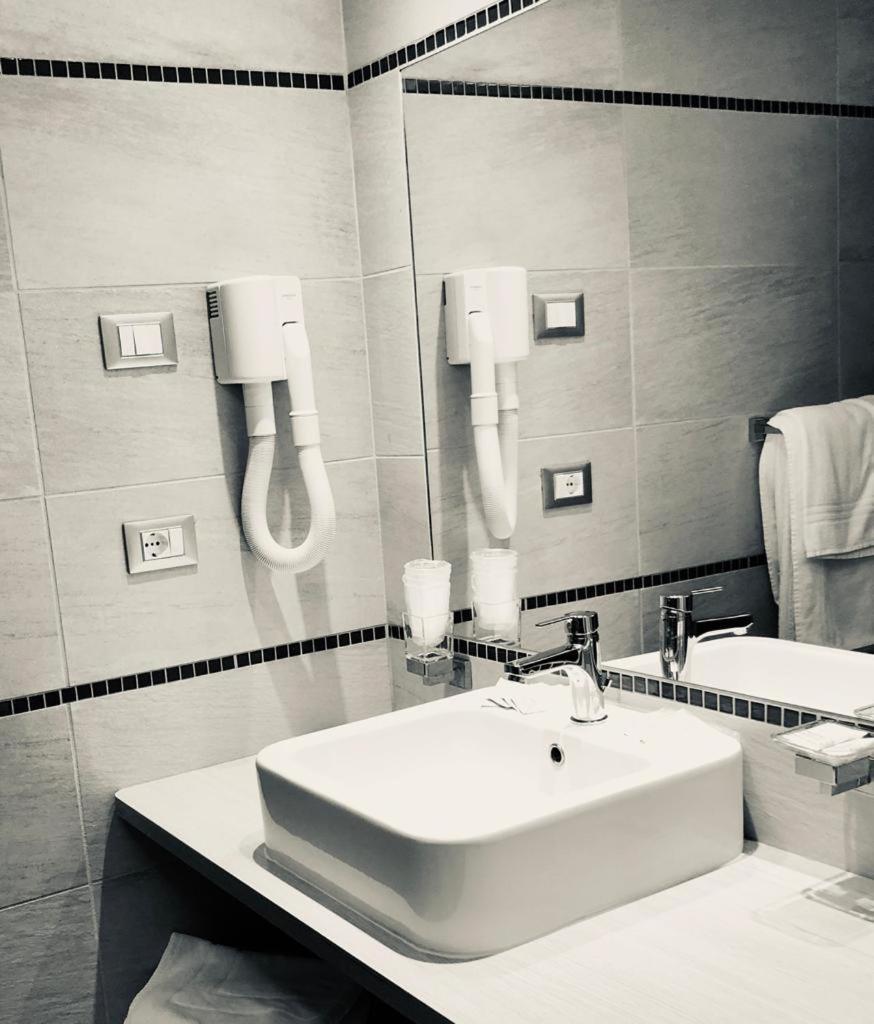 Hotel Capitol San Mauro Mare Экстерьер фото