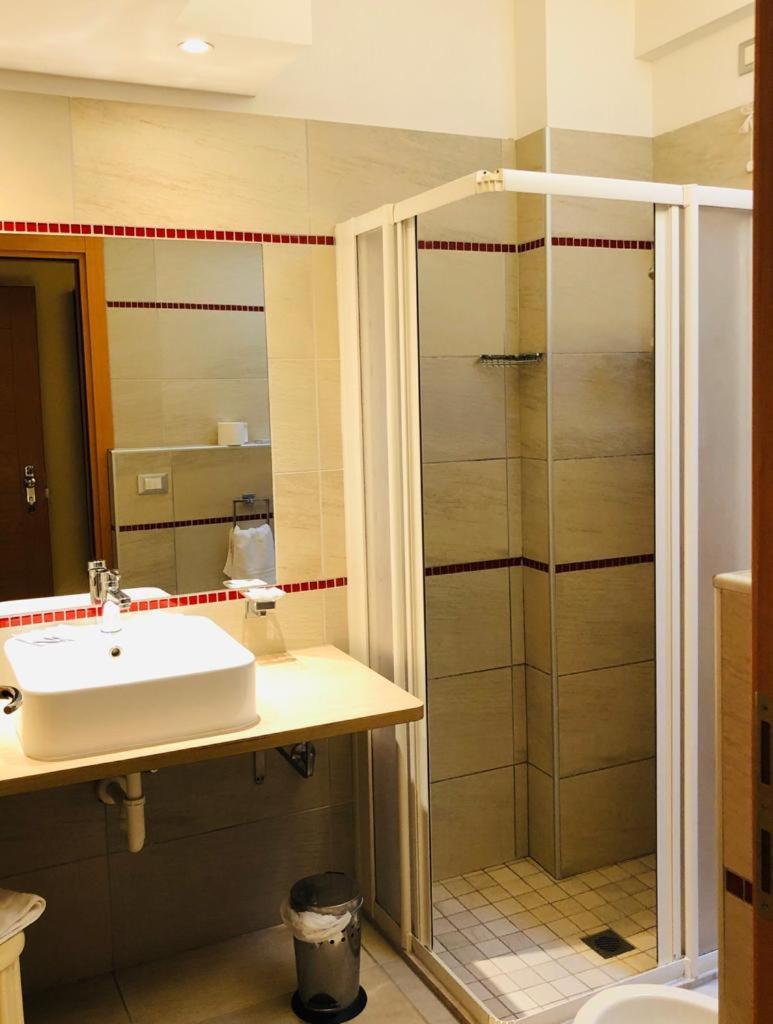 Hotel Capitol San Mauro Mare Экстерьер фото